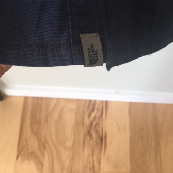 The North Face fitted blue button down - Picture 3 of 4